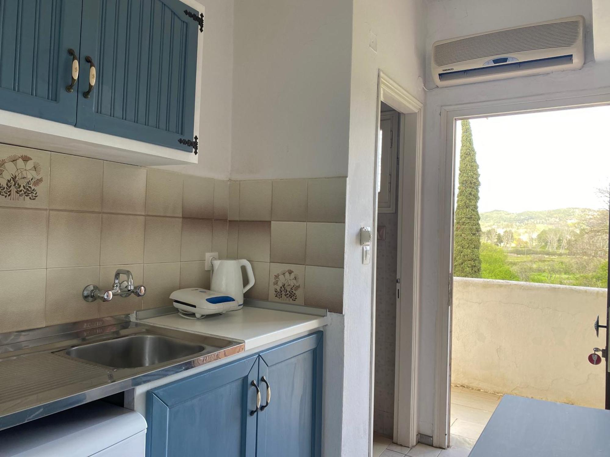 Navy Apartment With Mountain View &Private Parking Vatos Экстерьер фото