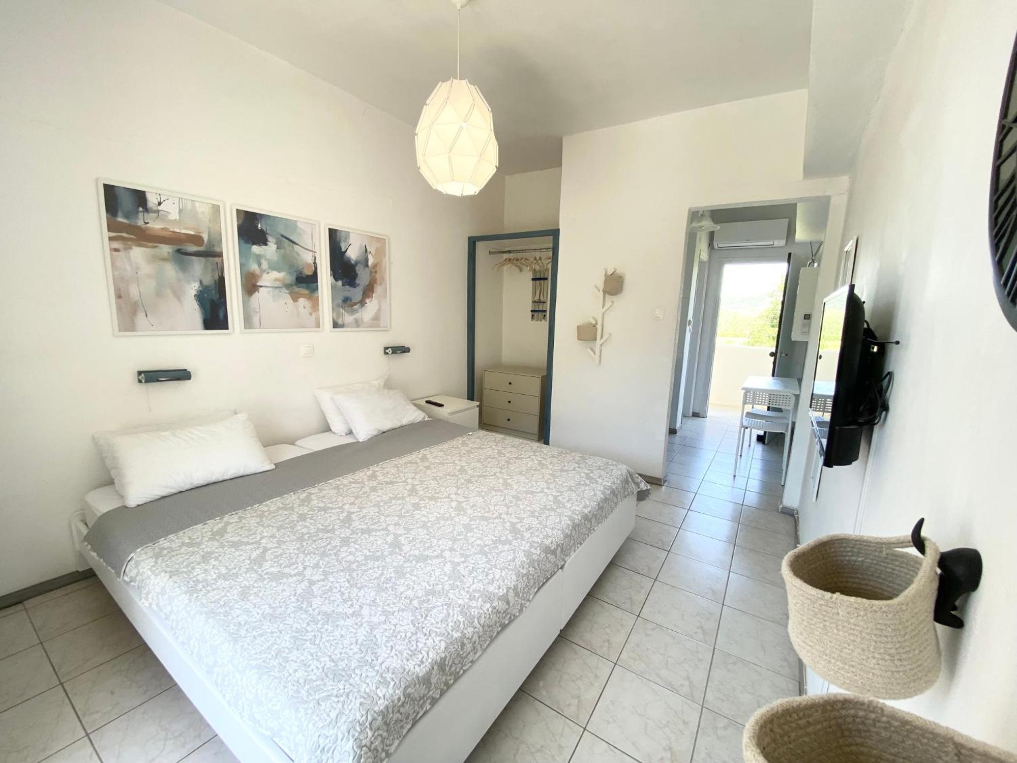 Navy Apartment With Mountain View &Private Parking Vatos Экстерьер фото