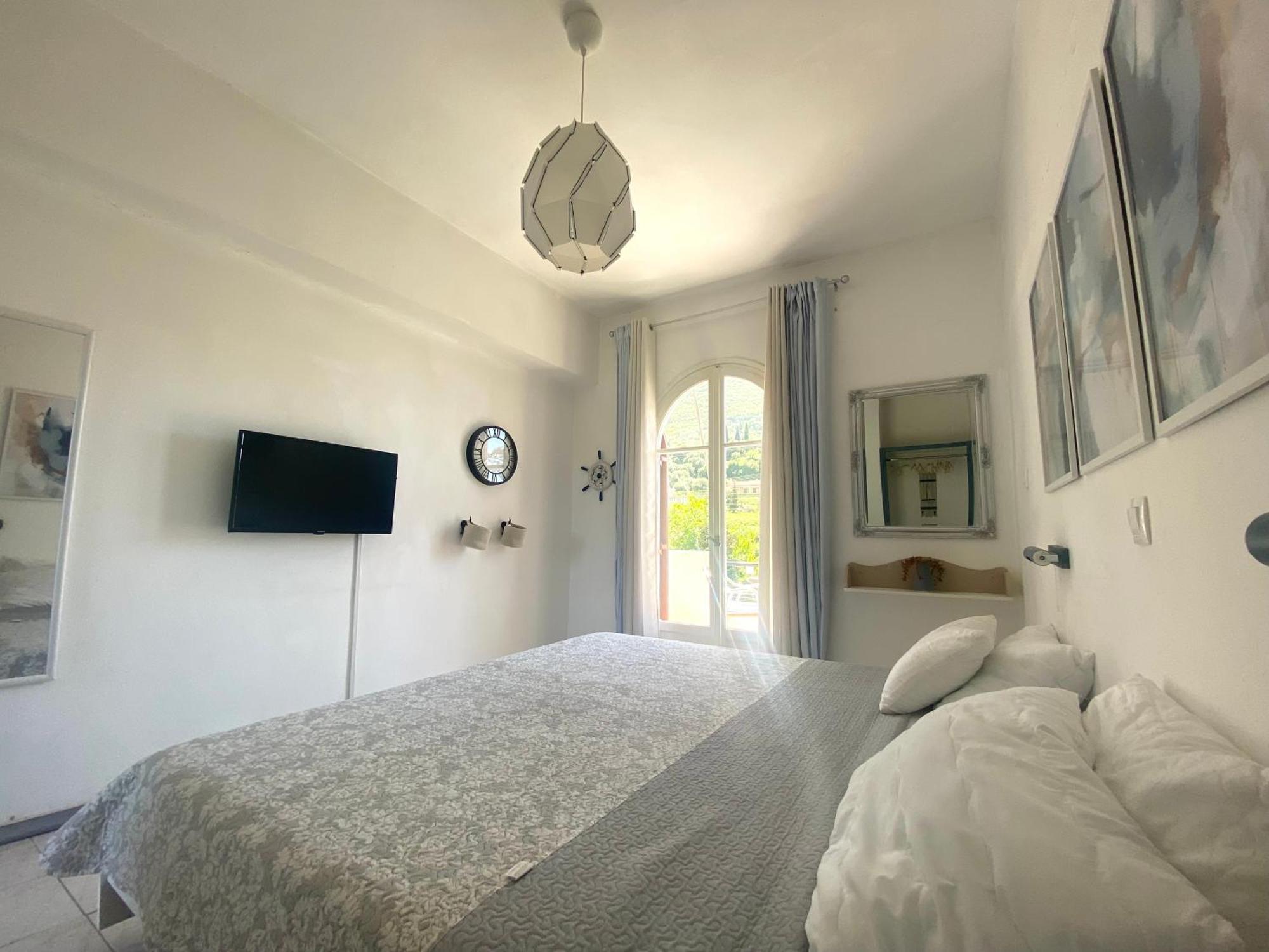 Navy Apartment With Mountain View &Private Parking Vatos Экстерьер фото