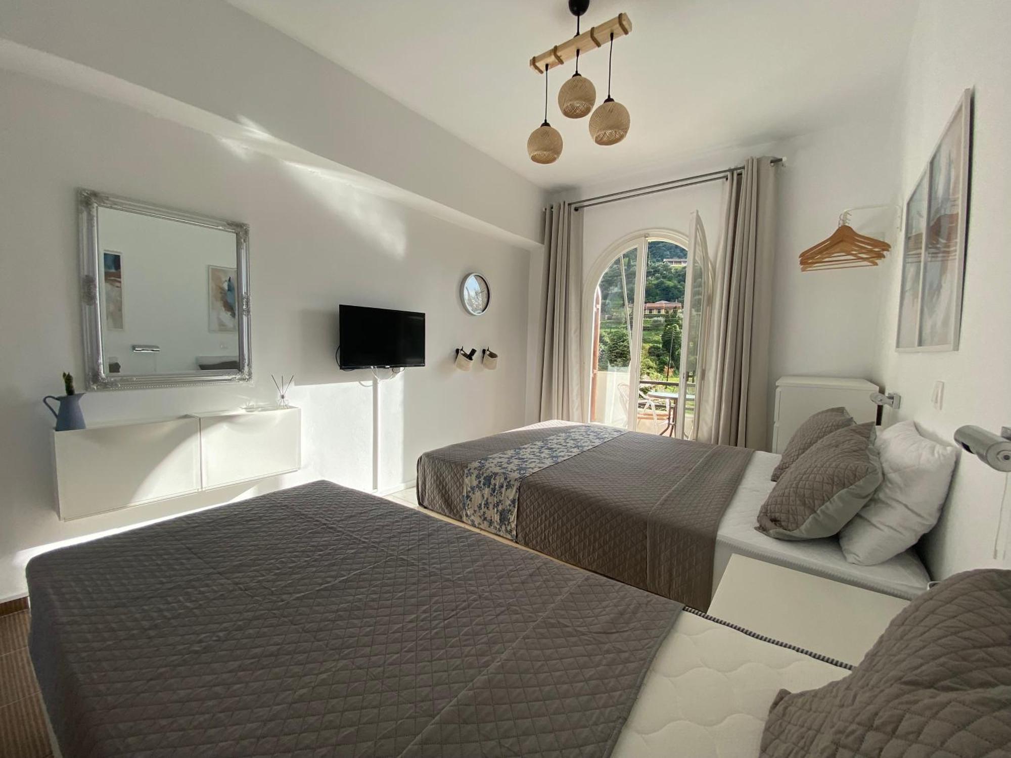Navy Apartment With Mountain View &Private Parking Vatos Экстерьер фото