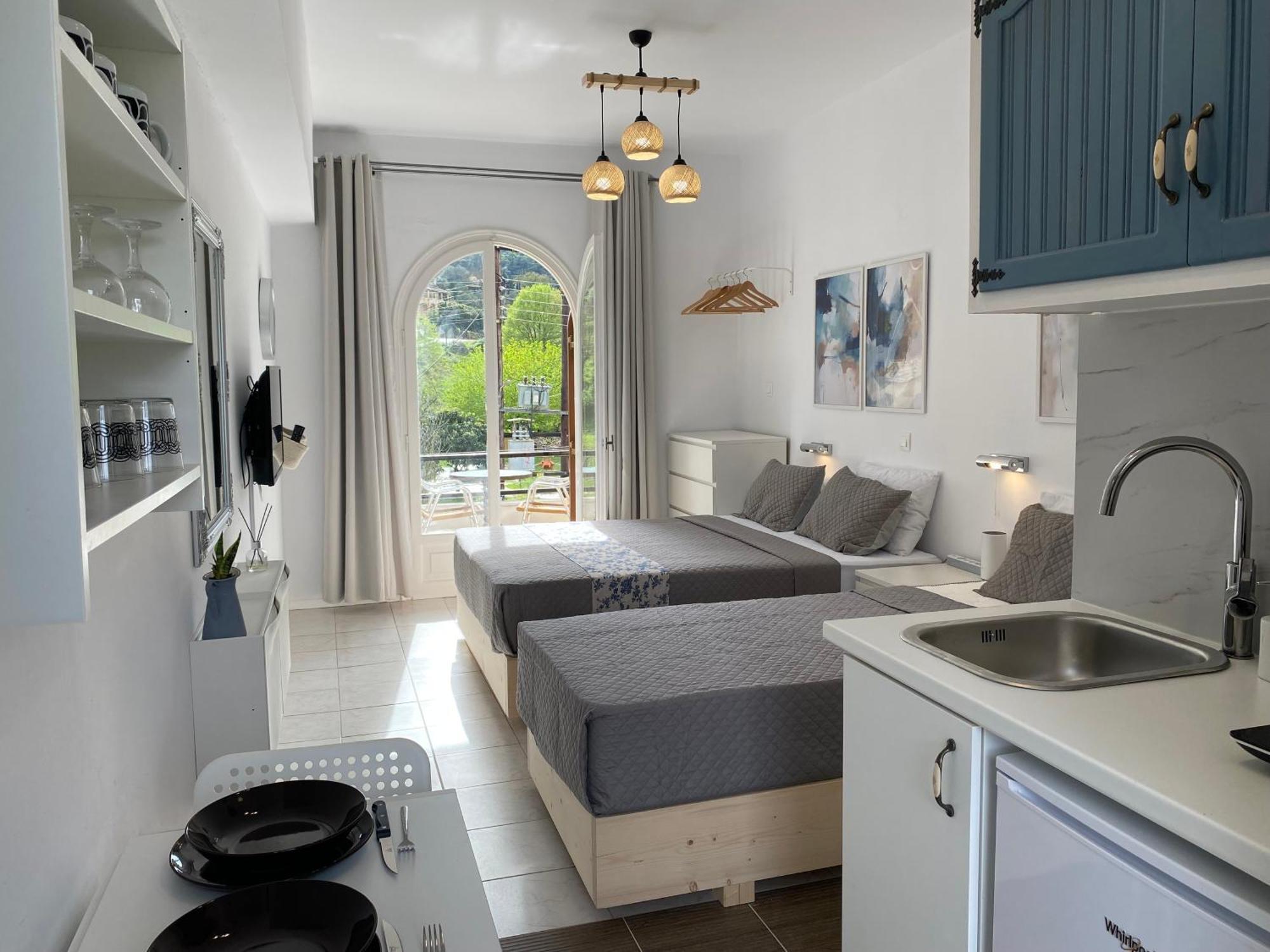 Navy Apartment With Mountain View &Private Parking Vatos Экстерьер фото