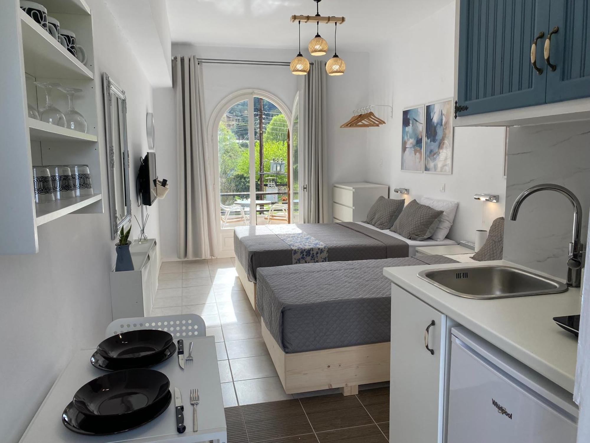 Navy Apartment With Mountain View &Private Parking Vatos Экстерьер фото
